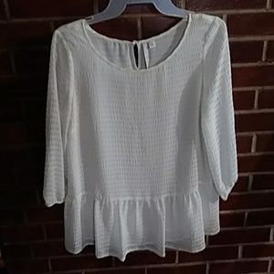 Creme color 3\4 length sleeve top